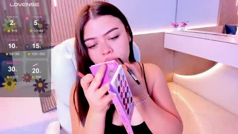 Amy and my doll online show from April 26, 3:48 am