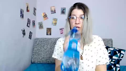 Snapshot of paradisexparadisex chatting on January 25, 6:55 am paradisexparadisex online show from January 25, 6:55 am