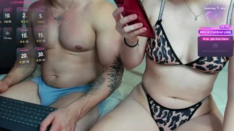 Snapshot of pareja_veda chatting on December 27, 10:01 am pareja_veda online show from December 27, 10:01 am