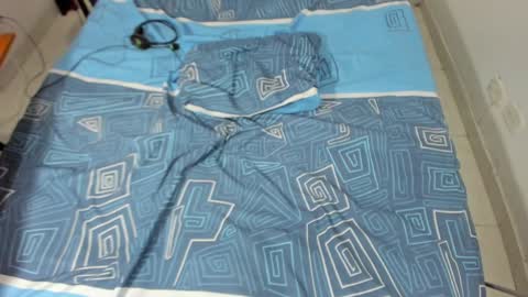 Snapshot of parejacachonda chatting on December 12, 9:15 pm sara and andreu online show from December 12, 9:15 pm