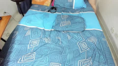 Snapshot of parejacachonda chatting on January 25, 6:13 pm sara and andreu online show from January 25, 6:13 pm