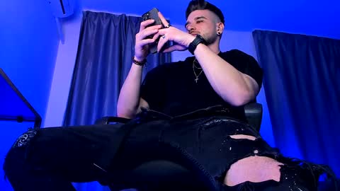 Paris online show from January 18, 1:30 am