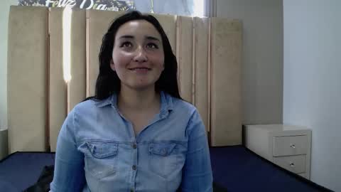 Snapshot of paris_love19 chatting on November 23, 7:24 pm kitty online show from November 23, 7:24 pm