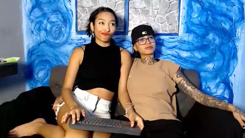 parisandvi online show from March 11, 12:16 am