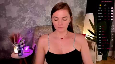 Snapshot of parisjackson_ chatting on June 27, 12:22 pm Paris online show from June 27, 12:22 pm