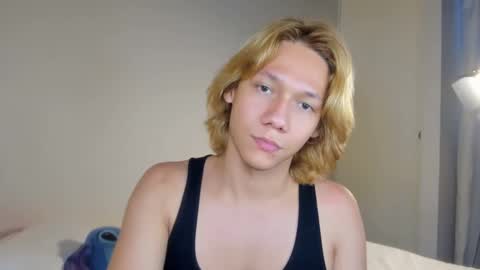 Snapshot of parisstone2 chatting on December 25, 10:05 pm connie online show from December 25, 10:05 pm