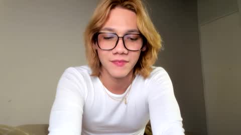 Snapshot of parisstone2 chatting on January 4, 10:02 pm connie online show from January 4, 10:02 pm