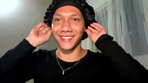 Snapshot of parisstone2 chatting on January 30, 12:29 am connie online show from January 30, 12:29 am