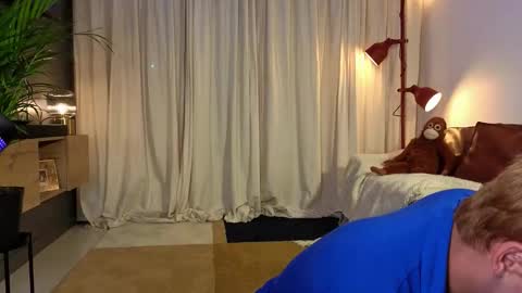 Snapshot of parisstone2 chatting on October 8, 12:19 am connie online show from October 8, 12:19 am