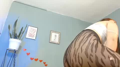 Snapshot of parker_leex chatting on June 27, 11:43 pm parker_leex online show from June 27, 11:43 pm