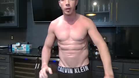 Snapshot of parkerflexes chatting on April 17, 1:58 pm Parker online show from April 17, 1:58 pm