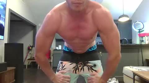 Snapshot of parkerflexes chatting on April 27, 1:09 pm Parker online show from April 27, 1:09 pm