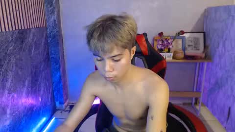 Snapshot of parkseo_yeon chatting on October 24, 12:23 pm HENRY online show from October 24, 12:23 pm