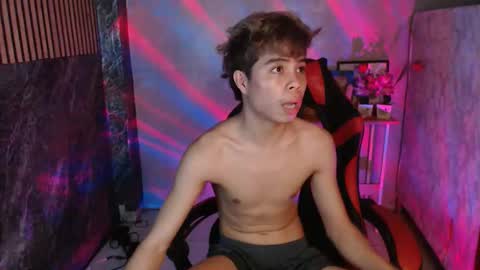 Snapshot of parkseo_yeon chatting on November 11, 7:41 am HENRY online show from November 11, 7:41 am