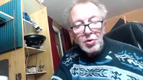 Snapshot of pascal88881 chatting on December 2, 12:52 am pascal88881 online show from December 2, 12:52 am