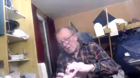 Snapshot of pascal88881 chatting on December 9, 9:39 am pascal88881 online show from December 9, 9:39 am