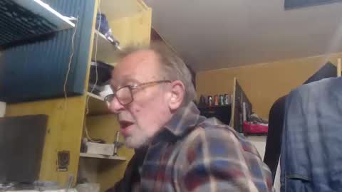 Snapshot of pascal88881 chatting on December 9, 8:44 pm pascal88881 online show from December 9, 8:44 pm