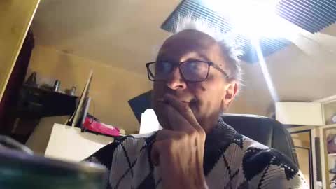 Snapshot of pascal88881 chatting on December 21, 5:40 pm pascal88881 online show from December 21, 5:40 pm