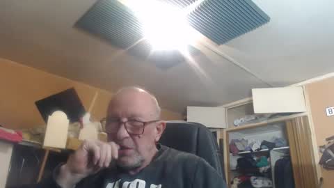 Snapshot of pascal88881 chatting on December 29, 2:06 am pascal88881 online show from December 29, 2:06 am