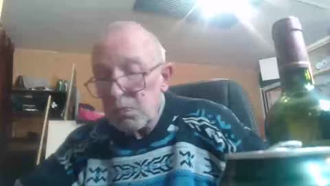 Snapshot of pascal88881 chatting on December 31, 10:01 pm pascal88881 online show from December 31, 10:01 pm