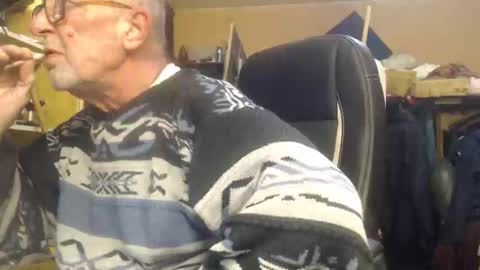 Snapshot of pascal88881 chatting on January 2, 11:20 am pascal88881 online show from January 2, 11:20 am