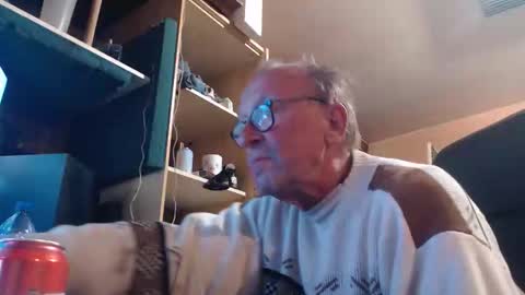 Snapshot of pascal88881 chatting on October 11, 7:01 pm pascal88881 online show from October 11, 7:01 pm