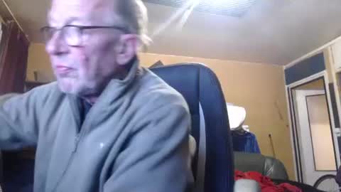 Snapshot of pascal88881 chatting on October 17, 11:35 am pascal88881 online show from October 17, 11:35 am