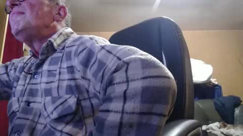 Snapshot of pascal88881 chatting on November 16, 4:12 pm pascal88881 online show from November 16, 4:12 pm