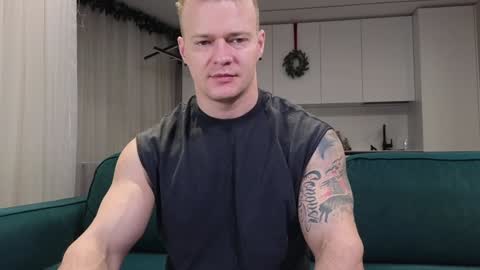 Snapshot of pashka_x chatting on January 4, 8:17 am Pashka online show from January 4, 8:17 am