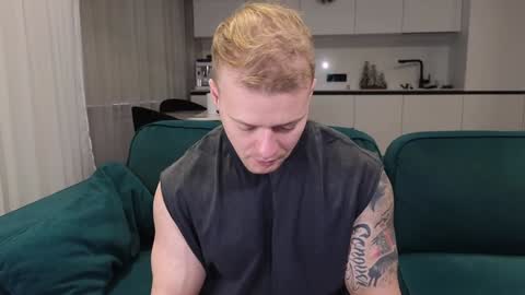 Snapshot of pashka_x chatting on January 7, 8:13 am Pashka online show from January 7, 8:13 am