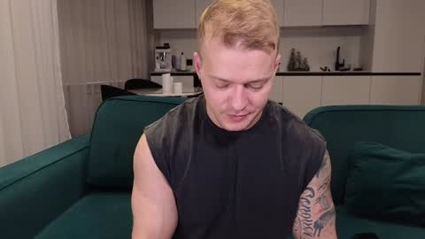 Snapshot of pashka_x chatting on January 7, 11:16 am Pashka online show from January 7, 11:16 am