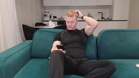 Snapshot of pashka_x chatting on January 9, 5:02 am Pashka online show from January 9, 5:02 am