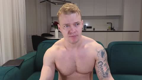 Snapshot of pashka_x chatting on February 7, 5:41 am Pashka online show from February 7, 5:41 am