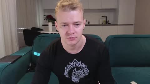 Snapshot of pashka_x chatting on February 7, 8:44 am Pashka online show from February 7, 8:44 am