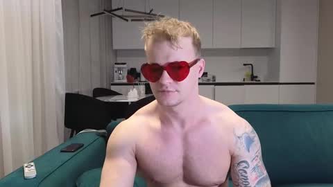 Snapshot of pashka_x chatting on February 10, 12:08 pm Pashka online show from February 10, 12:08 pm