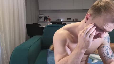 Snapshot of pashka_x chatting on February 12, 8:27 am Pashka online show from February 12, 8:27 am