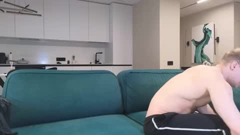 Snapshot of pashka_x chatting on February 20, 8:06 am Pashka online show from February 20, 8:06 am