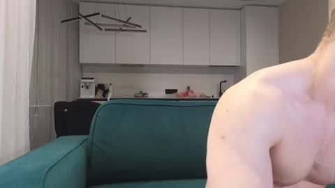 Snapshot of pashka_x chatting on February 22, 9:23 am Pashka online show from February 22, 9:23 am