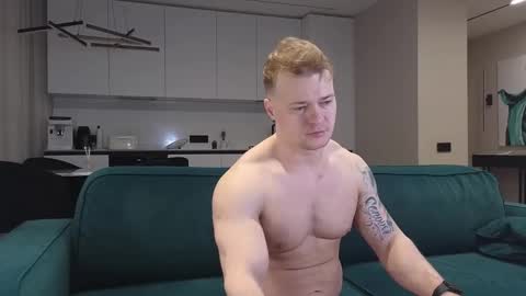 Snapshot of pashka_x chatting on February 28, 5:15 am Pashka online show from February 28, 5:15 am