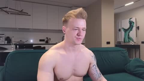 Snapshot of pashka_x chatting on March 9, 10:08 am Pashka online show from March 9, 10:08 am