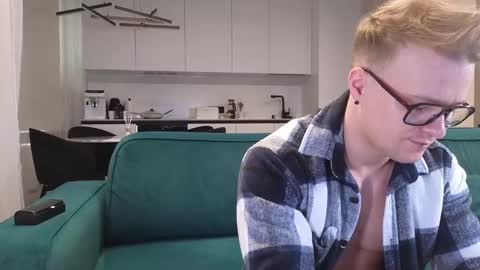 Snapshot of pashka_x chatting on March 9, 1:15 pm Pashka online show from March 9, 1:15 pm