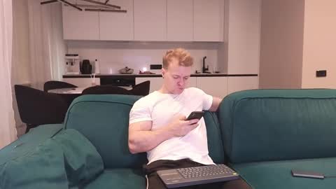 Snapshot of pashka_x chatting on March 11, 8:41 am Pashka online show from March 11, 8:41 am