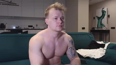 Snapshot of pashka_x chatting on March 11, 11:55 am Pashka online show from March 11, 11:55 am