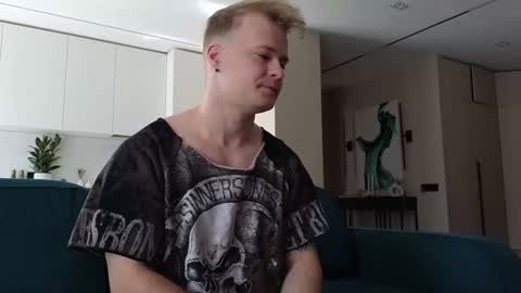 Snapshot of pashka_x chatting on September 14, 10:14 am Pashka online show from September 14, 10:14 am