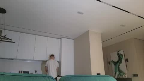 Snapshot of pashka_x chatting on September 18, 7:32 am Pashka online show from September 18, 7:32 am