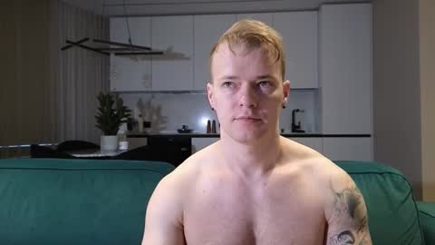 Snapshot of pashka_x chatting on September 25, 6:39 am Pashka online show from September 25, 6:39 am