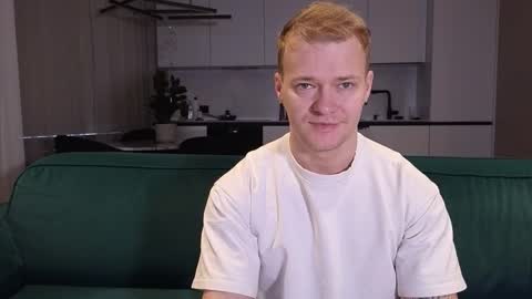 Snapshot of pashka_x chatting on September 27, 6:40 am Pashka online show from September 27, 6:40 am