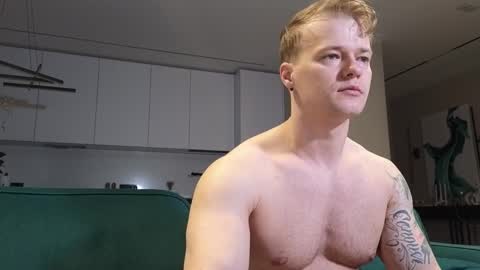 Snapshot of pashka_x chatting on September 29, 6:29 am Pashka online show from September 29, 6:29 am