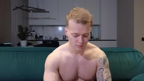 Snapshot of pashka_x chatting on October 17, 6:49 am Pashka online show from October 17, 6:49 am