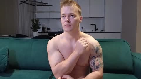 Snapshot of pashka_x chatting on October 21, 6:03 am Pashka online show from October 21, 6:03 am